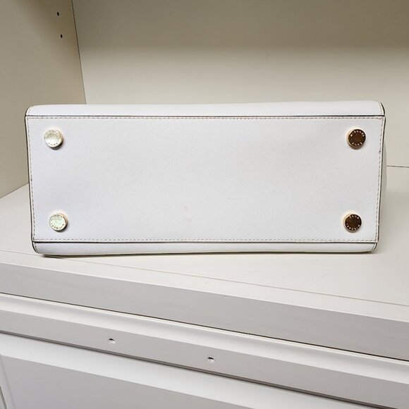 Michael Kors Selma Tote White/Gold with matching wallet - Picture 4 of 13